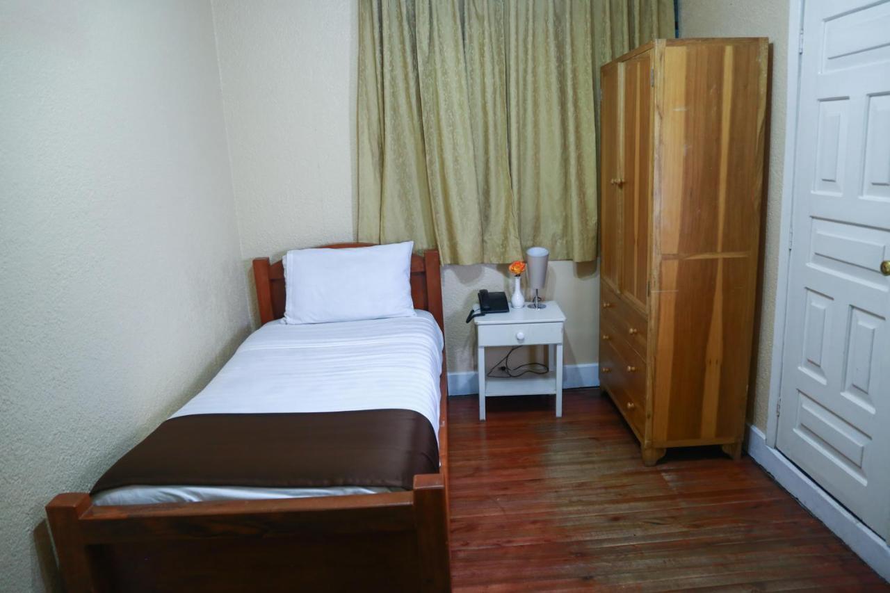 Hostal Loro Verde 키토 외부 사진