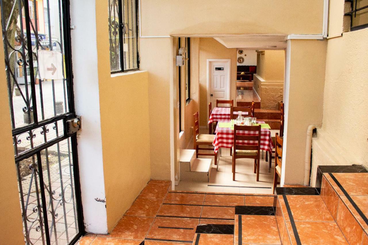 Hostal Loro Verde 키토 외부 사진